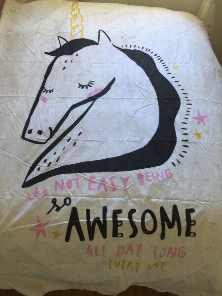 Like new single bed unicorn cover