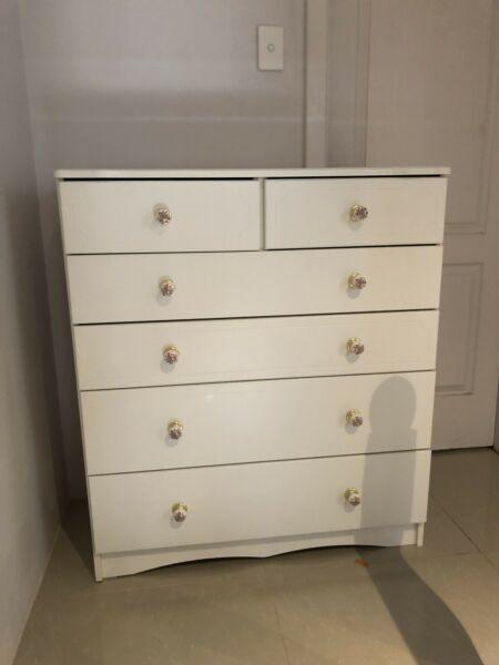 Girls bed, bedside cabinet and chest of drawers