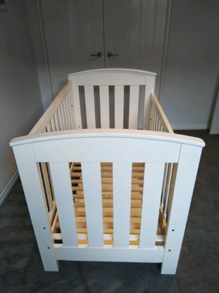 Love and Care Classic Cot