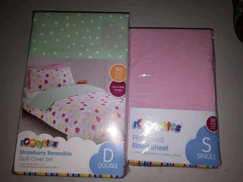 Girls bed sheet and quilt cover