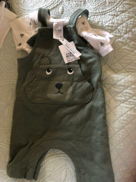 Target 2 piece baby set T-shirt and overall size 000