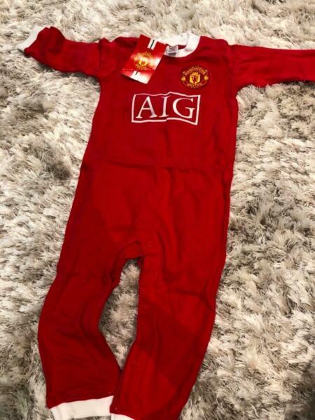 Brand new Manchester United baby tee and romper