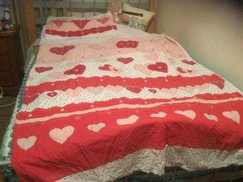 Hearts doona cover and pillowcase single bed