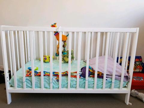 White Cot Wooden