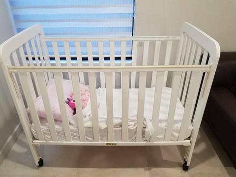 Babyhood Cot including Extras