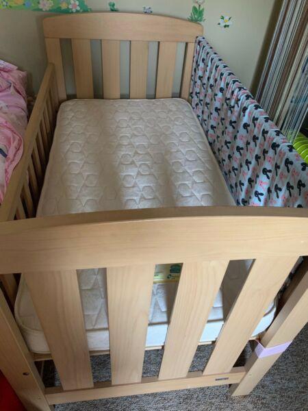 Baby cot