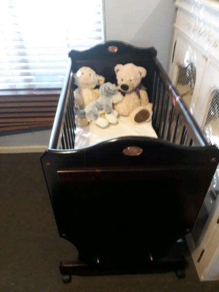 Boori Country Collections Rocking Bassinet