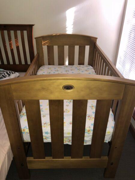 Baby crib, mattress, waterproof protector, linens, blankets etc