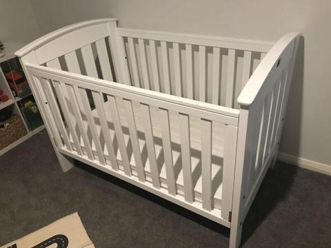 Boori Country Classic Cot with mattress and sheets RRP $800+
