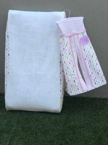 Change mat with cover & Nappy holder matching