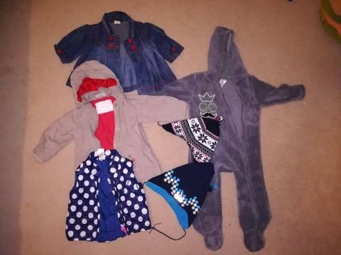Baby girl clothes size 0-1