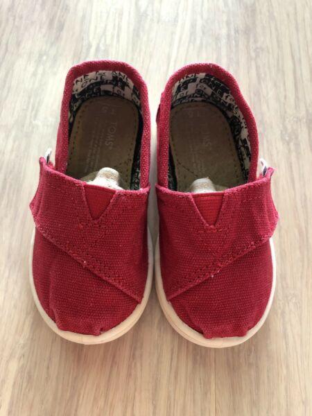 TOMS Classic Red Tiny Size 5