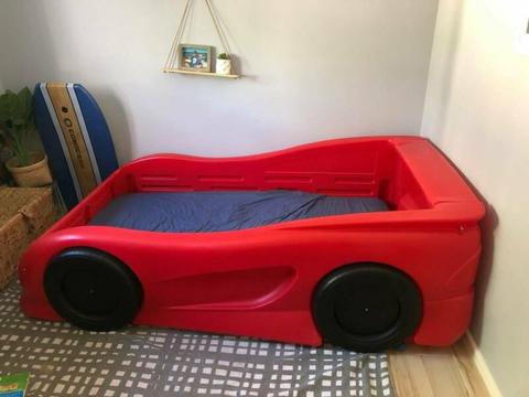 Race car bed - perfect for kids or toddler