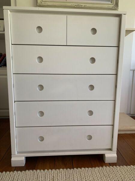 King Parrot Chest of Drawers/Tall boy