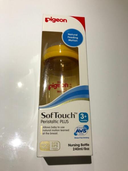 New Pigeon SofTouch Peristaltic Plus PPSU Bottle 240ml
