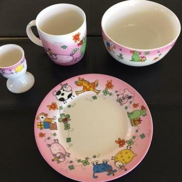 Maxwell Williams Children's 4 pce set - bowl, plate, cup & eggcup