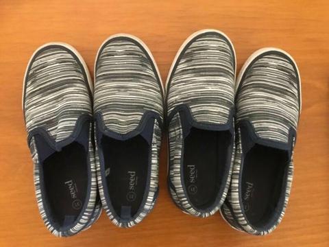 Boys seed slip on shoes