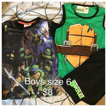 Boys size 6 TMNT PJ set and top _ $8_ EUC