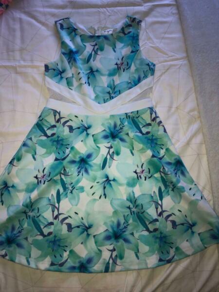 Girls Origami dress in excellent condition size 12