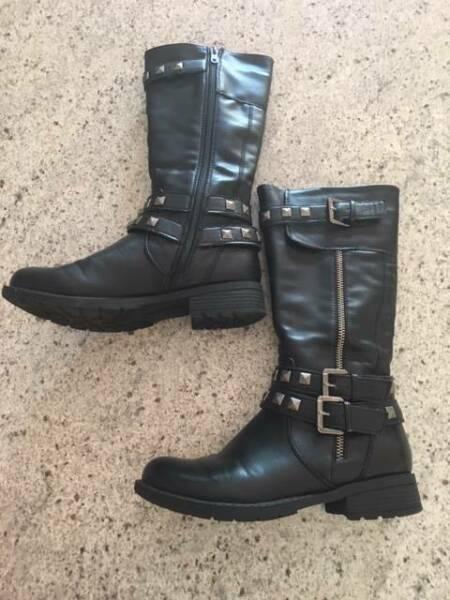 girls black zip up boots - betts and betts size 4