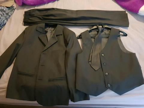 Full black suit size 10