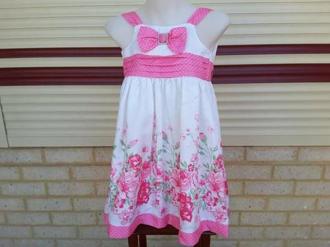 Girls Lined dress Target size 4 Pink floral Like New