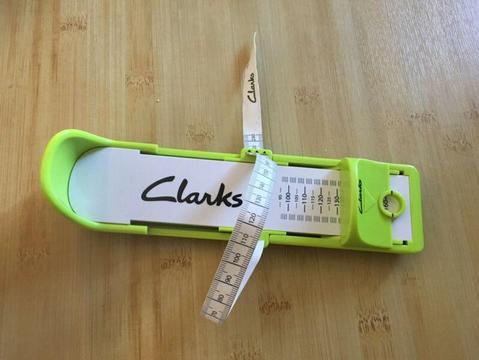 Clarks Toddler foot gauge