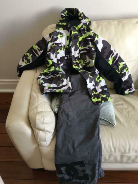 DC Snowboard/ Ski outfit good condition