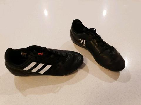 Kids Adidas Soccer Football Boots - Size 1