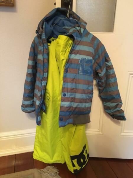 Snowboard/ Ski Jacket and pants excellent condition
