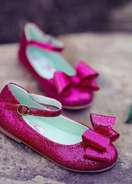 BRAND NEW Joyfolie Miriam in Raspberry shoes - Toddler size 4