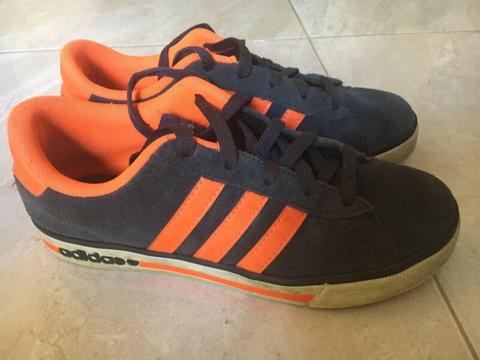 Adidas suede boys trainers, UK size 5, US size 5.5