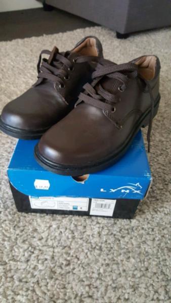 Boys size 4 (UK) Lynx Brown Leather dress shoes