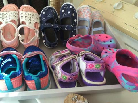 8 pairs toddler shoes, sandals, thongs
